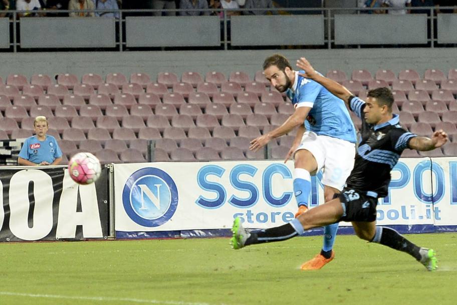 Eccolo segnare il gol del 4-0 nella rotonda vittoria (5-0) del Napoli sulla Lazio alla quarta di campionato (Ansa)